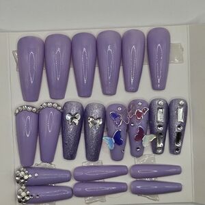 Elegant Lavender Press-On Nail Set